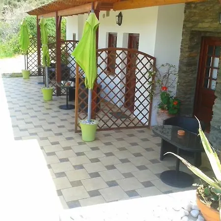 Kostis Πανσιόν Κορησσία